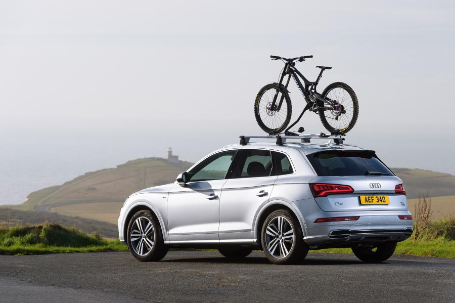  Audi Q5 TFSI Quattro S-Line 2017 года  (UK) (фото 4 из 40)